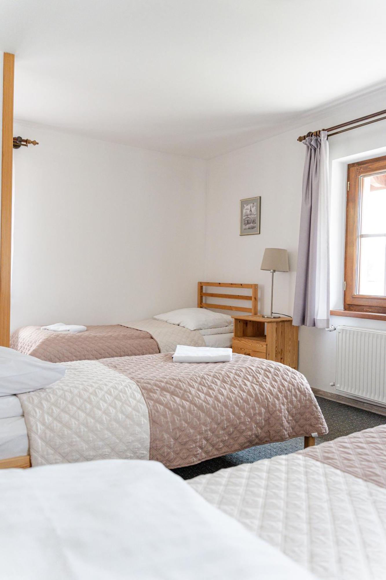 Stanica Hucul Hotell Sułkowice Exteriör bild